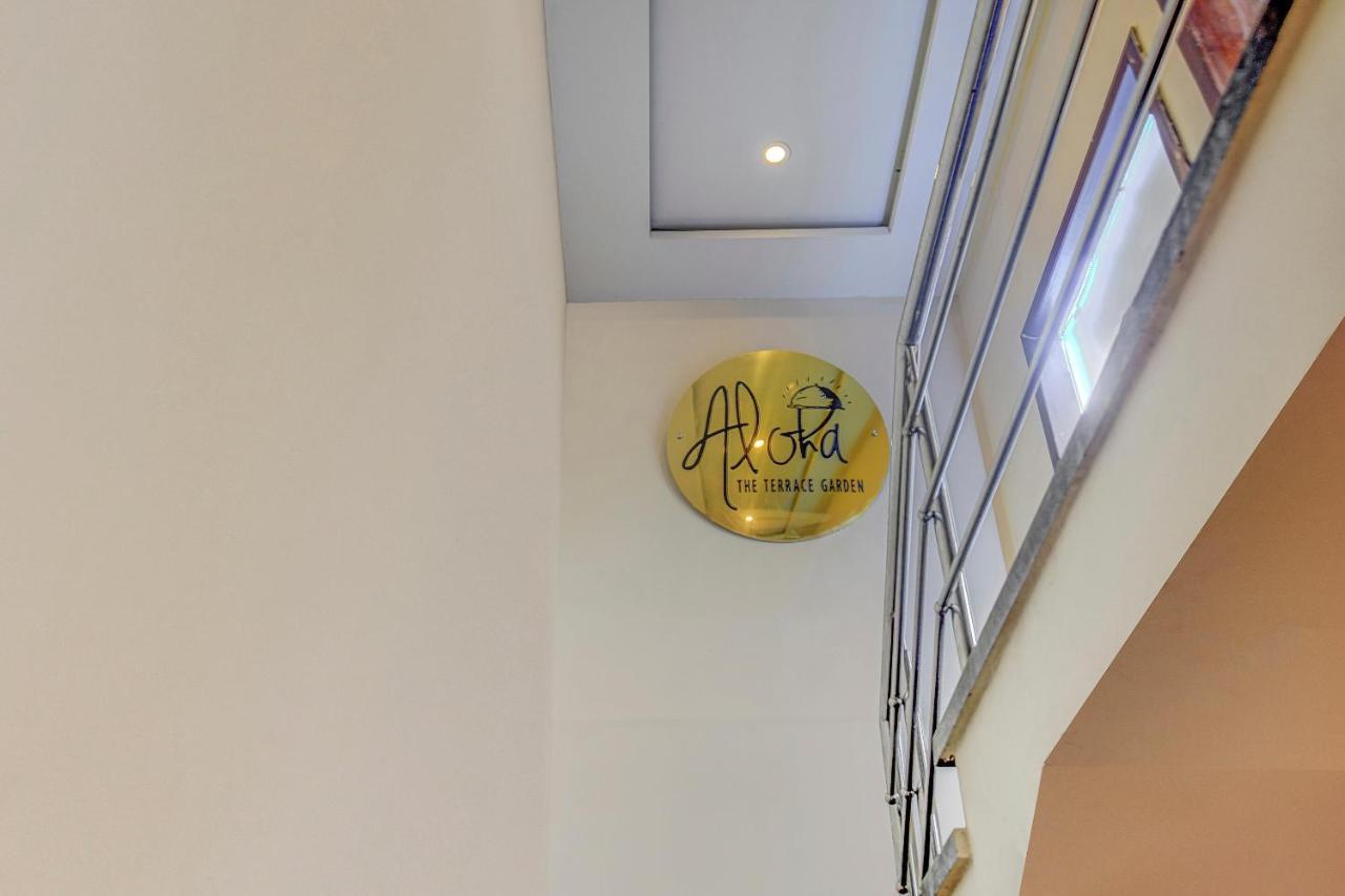 Vaccinated Staff- Townhouse Oak Hotel Silvotel Indore Dış mekan fotoğraf